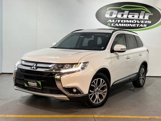 MITSUBISHI OUTLANDER 2.2 4X4 16V DIESEL 4P AUTOMÁTICO MITSUBISHI OUTLANDER 2.2 4X4 16V DIESEL 4P AUTOMÁTICO